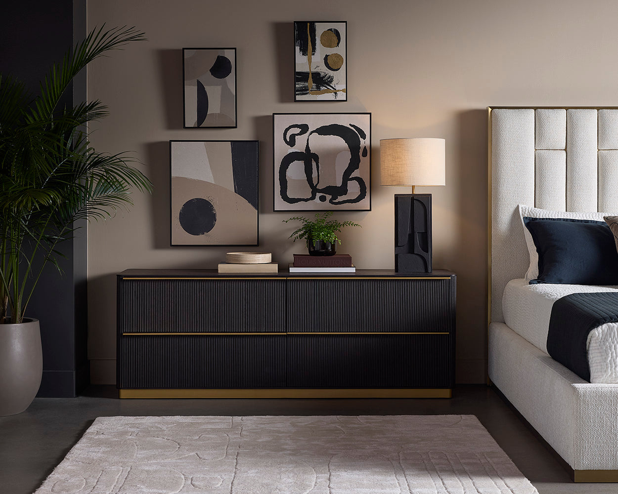 Kalla Dresser