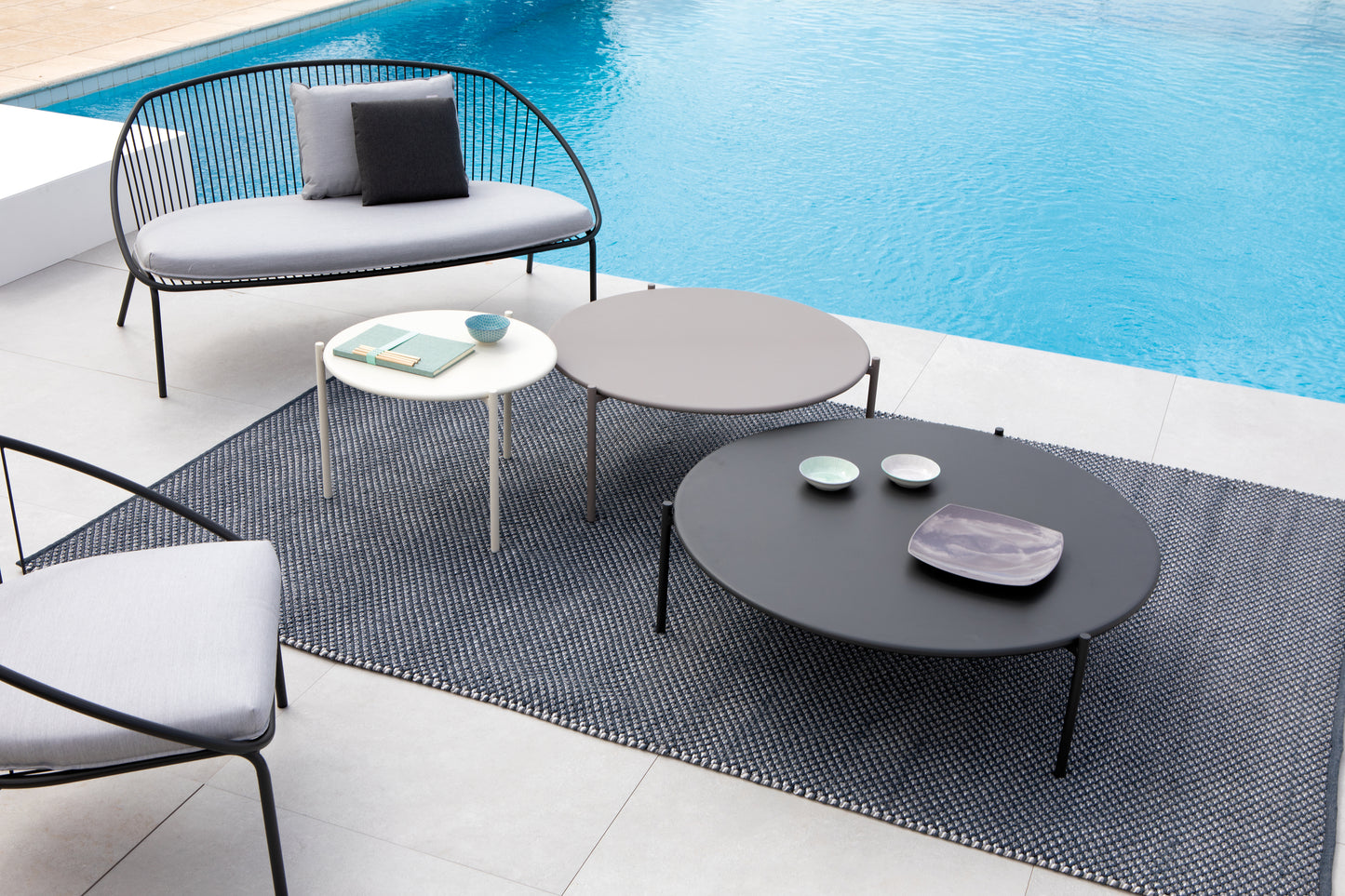 Italian Garden Outdoor End Tables Aria RD ET L WHT