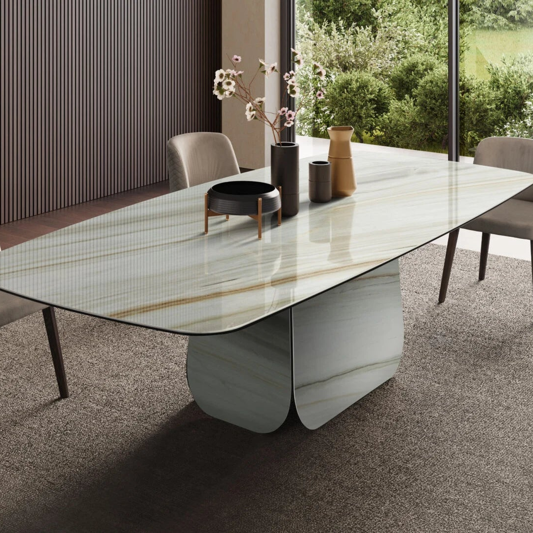Cubo Dining Table