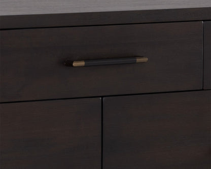 Weldrick Dresser