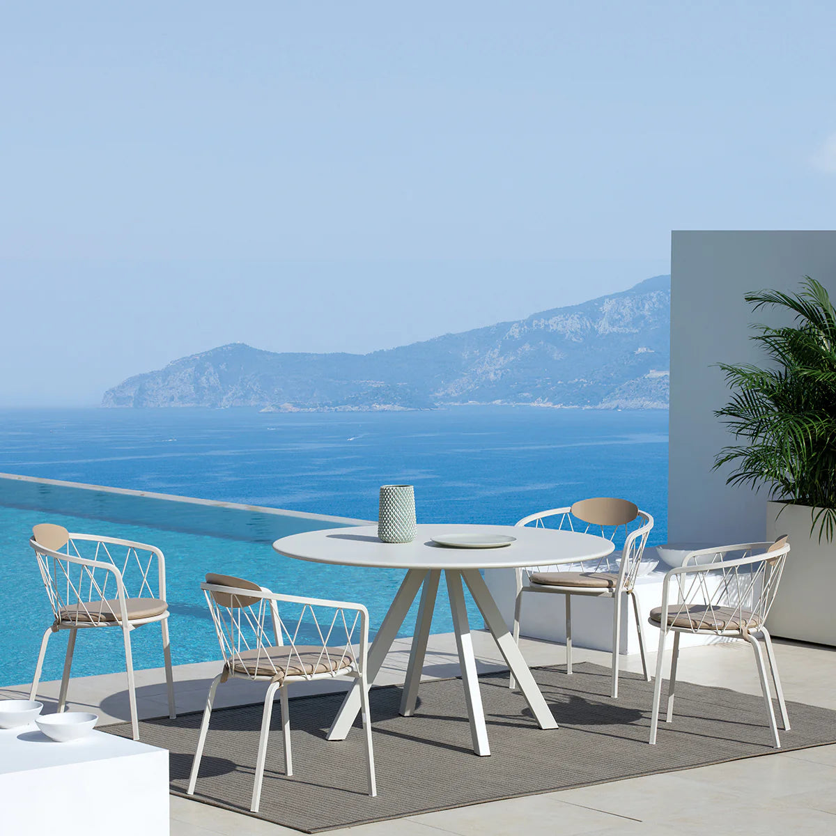 Italian Garden Outdoor Dining Tables Dasy RD DT 51 GRY