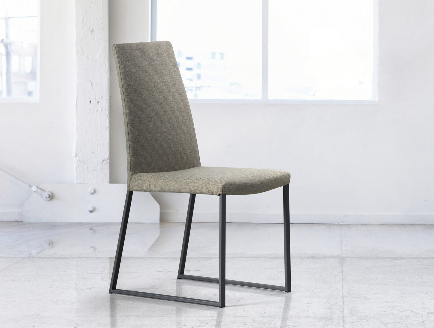 Curvo Dining Chair