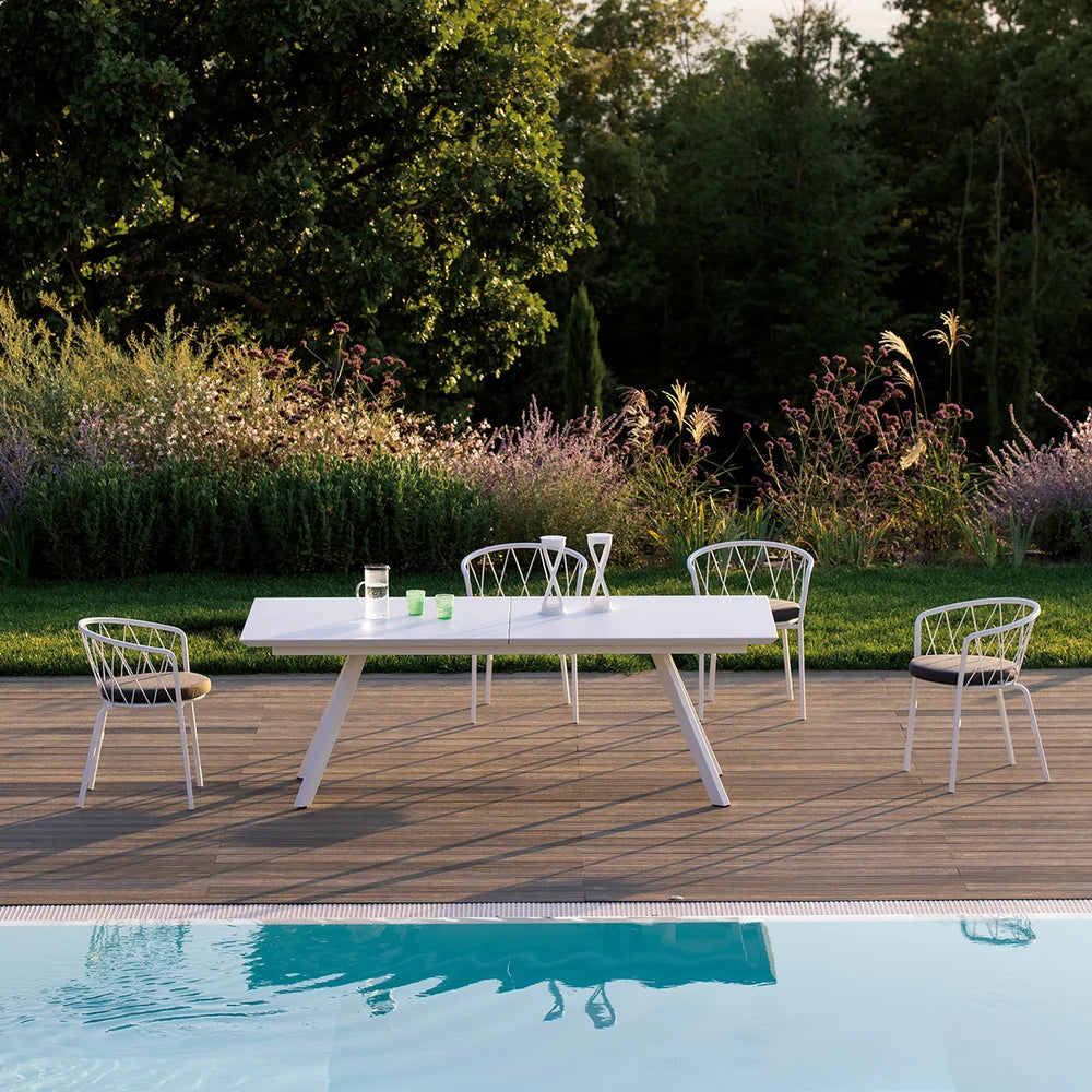 Italian Garden Outdoor Dining Tables Dasy EXT DT MGRY