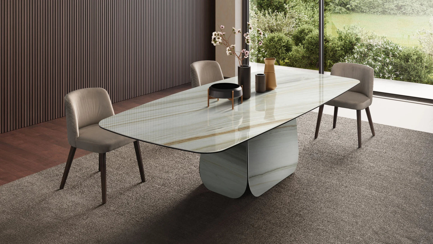 Cubo Dining Table